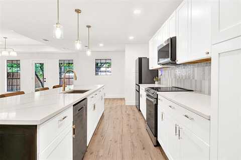 303 Randy Lee Lane, McKinney, TX 75071