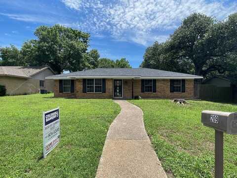 209 Churchill Avenue, Corsicana, TX 75110