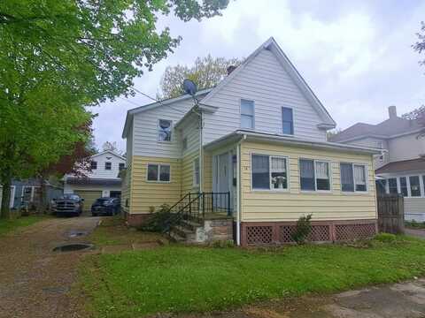 14 Somerset Street, Millinocket, ME 04462