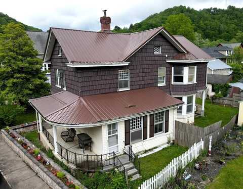 215 S River Street, BRAMWELL, WV 24715