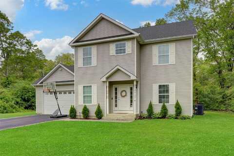 17 Conservation Circus, Ridge, NY 11961