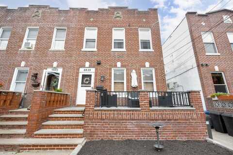 69-59 74th Street, Middle Village, NY 11379