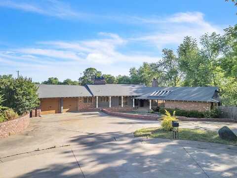 100 Maple Lane, Chickasha, OK 73018