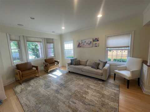 15 W Penn Street, Long Beach, NY 11561