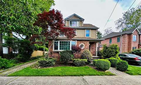 36 Harding Avenue, Roslyn Heights, NY 11577
