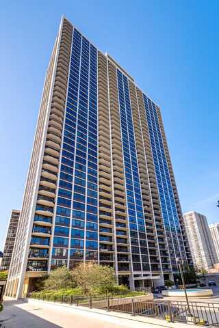 1560 N Sandburg Terrace, Chicago, IL 60610