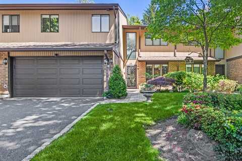 35 Wimbledon Drive, Roslyn, NY 11576