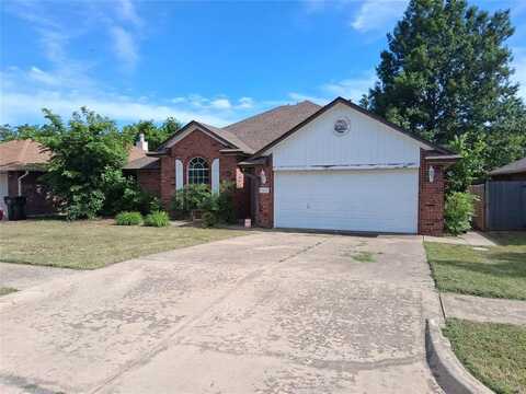 824 SE 38th Street, Moore, OK 73129