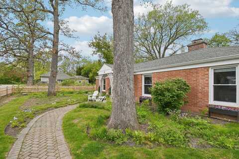 14 E WOODLAND Road, Lake Bluff, IL 60044
