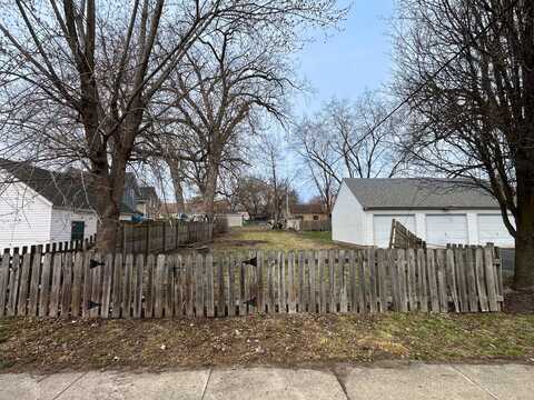 470 Dixon Avenue, Elgin, IL 60120