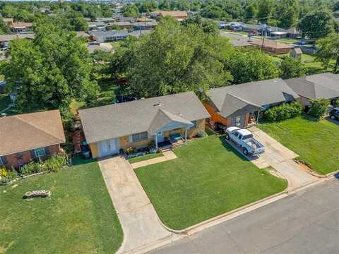 717 SW 4th Place, Moore, OK 73160