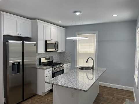 33 Brazil St, Melrose, MA 02176