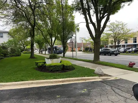 2856 W Touhy Avenue, Chicago, IL 60645
