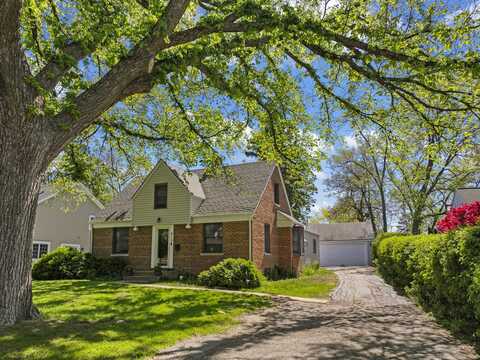 615 Hillside Road, Glenview, IL 60025