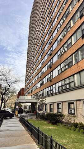 6030 N Sheridan Road, Chicago, IL 60660