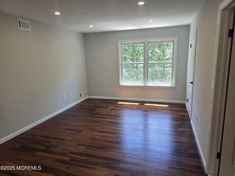 26 Lorenzo Court, Matawan, NJ 07747
