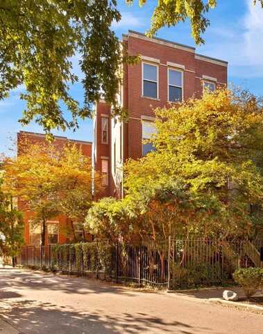 1947 W EVERGREEN Avenue, Chicago, IL 60622