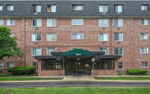 5011 Valley Lane, Streamwood, IL 60107