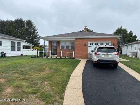 8 Rio Court, Toms River, NJ 08757