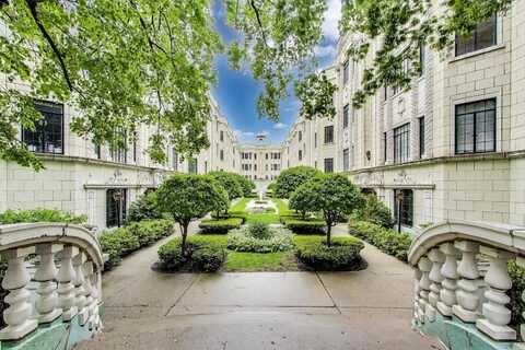 7350 N RIDGE Boulevard, Chicago, IL 60645