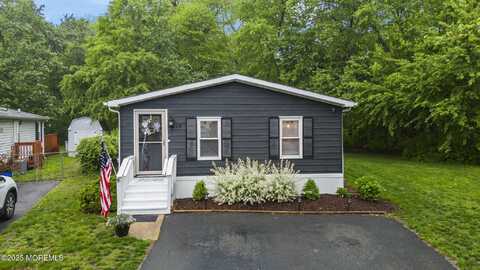 15 Cedar Court, Manalapan, NJ 07726