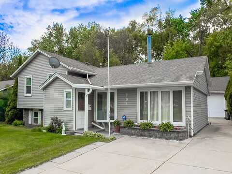 704 Springfield Drive, Roselle, IL 60172