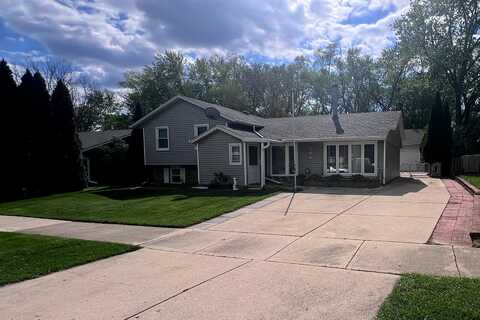 704 Springfield Drive, Roselle, IL 60172
