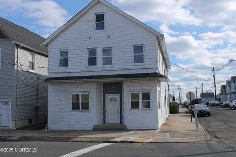 519 Roosevelt Avenue, Carteret, NJ 07008