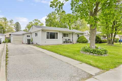 8 Sparrow Road, Carpentersville, IL 60110