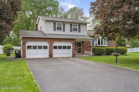 711 Hampshire Seat, Niskayuna, NY 12309