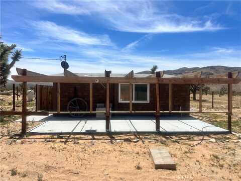 26371 Nalatapa Road, Apple Valley, CA 92307