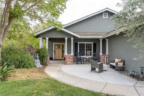 7915 Whispering Trails Place, Paso Robles, CA 93446