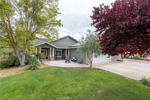 7915 Whispering Trails Place, Paso Robles, CA 93446