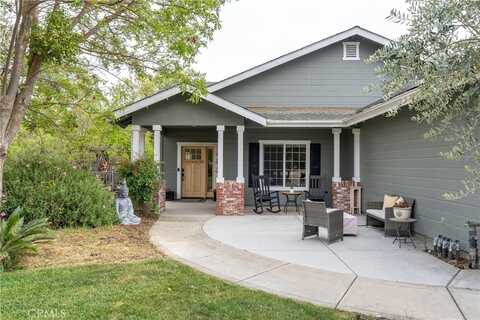 7915 Whispering Trails Place, Paso Robles, CA 93446