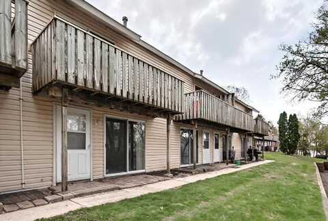 126 Cora Avenue, Fox Lake, IL 60020