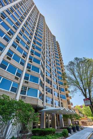 555 W Cornelia Avenue, Chicago, IL 60657