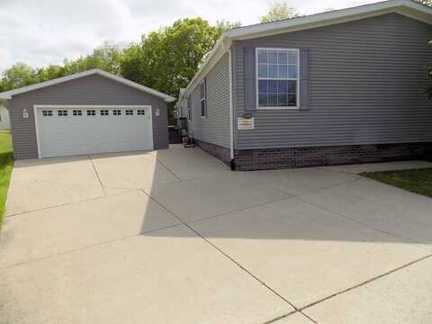11090 Wood Run Circle, South Lyon, MI 48178