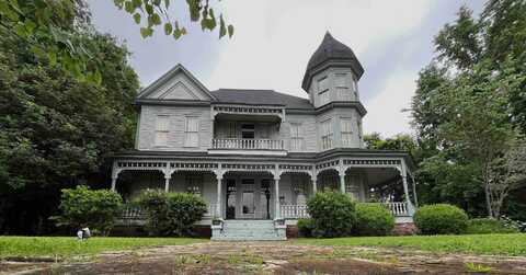 121 North Wells, Kosciusko, MS 39090