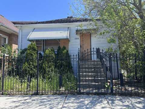 9329 S Wentworth Avenue, Chicago, IL 60620