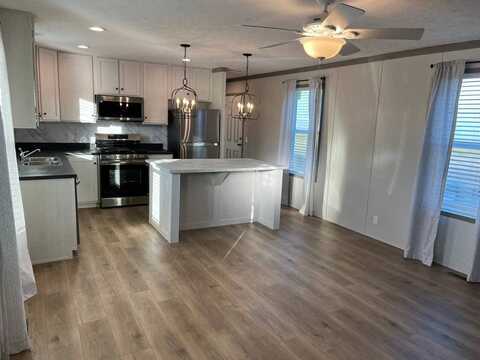 109 W Cranberry Ln, Otterbein, IN 47970