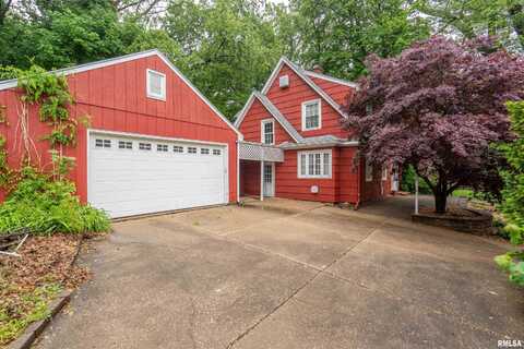 204 GREENWOOD Avenue, Bettendorf, IA 52722