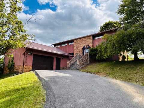 562 Rolling Hills, PRINCETON, WV 24740