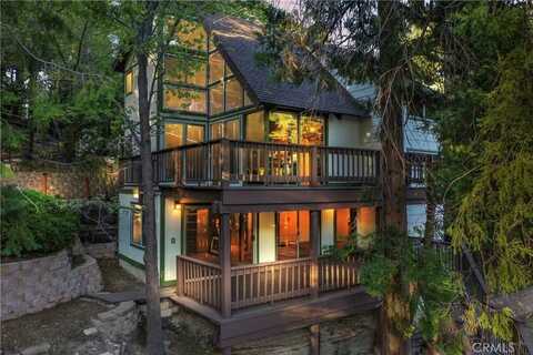 217 Crest Circle, Lake Arrowhead, CA 92352