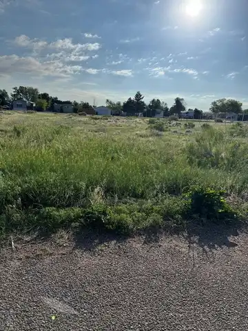 738 S Wolcott Dr, Pueblo, CO 81007