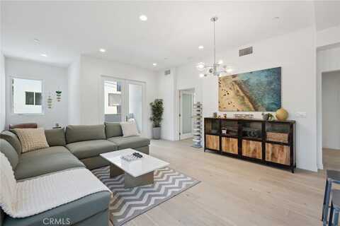 1746 Garfield Place, Los Angeles, CA 90028