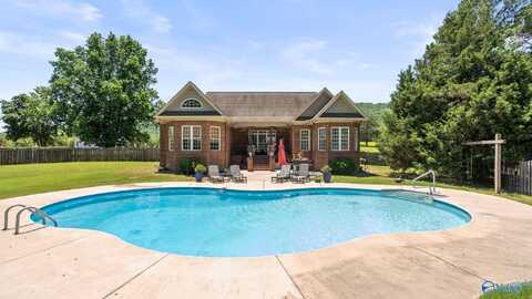 1943 Old Big Cove Road SE, Owens Cross Roads, AL 35763