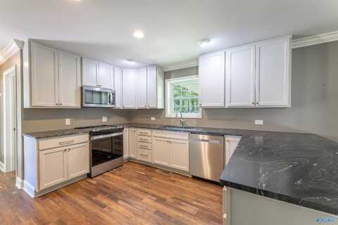 22 Shady Lane, Albertville, AL 35950