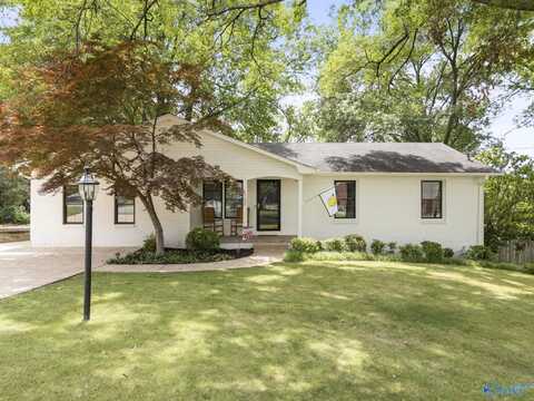 102 Robin Lane, Huntsville, AL 35802