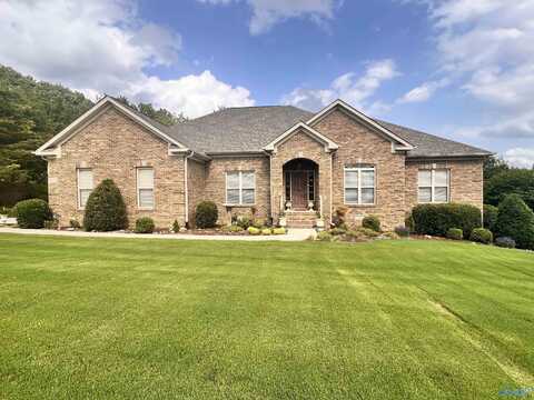 2701 Arbor Oak Drive SE, Owens Cross Roads, AL 35763