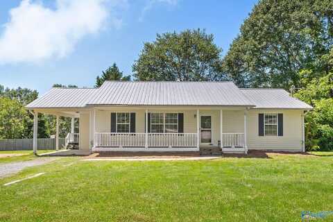 304 Jordan Lane SE, Arab, AL 35016